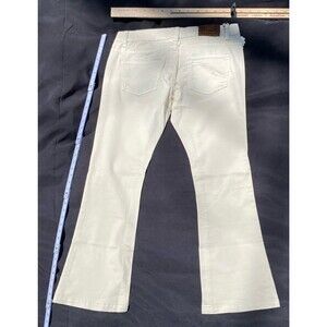 Atelier Fixdesign Women's Bootcut Jeans Size 26 x 31 Beige NWT Happiness